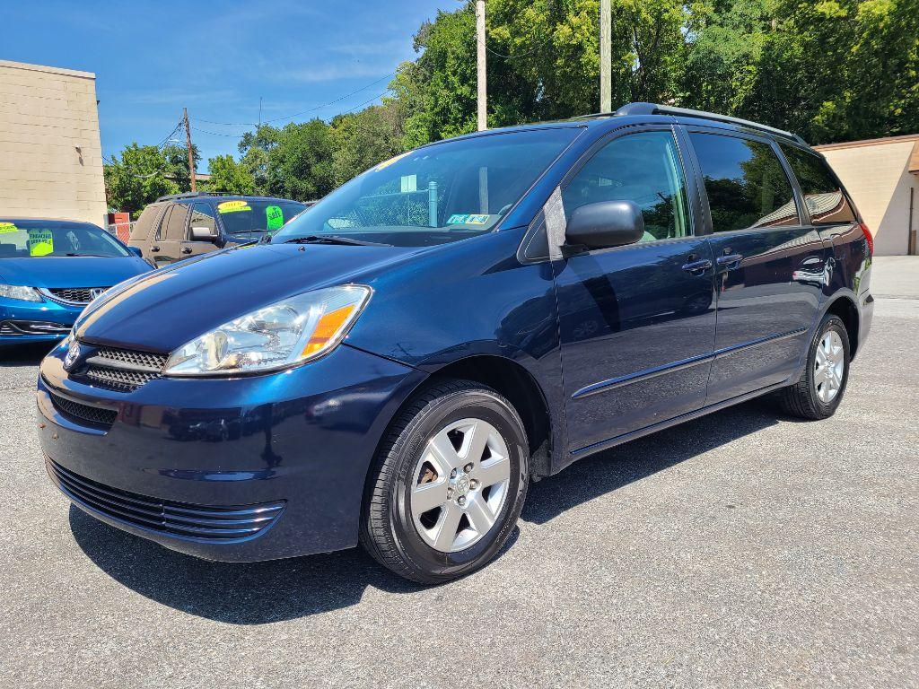 photo of 2004 TOYOTA SIENNA 4DR