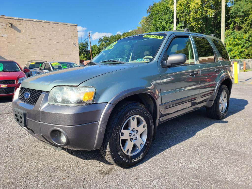 photo of 2005 FORD ESCAPE 4DR