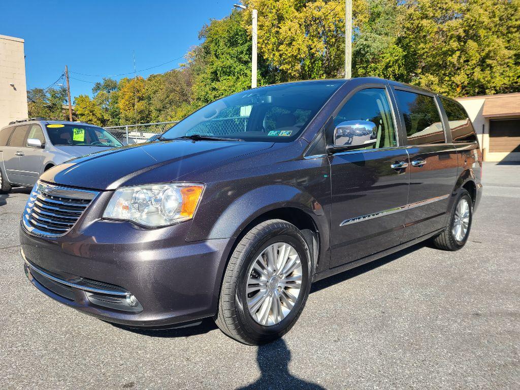photo of 2015 CHRYSLER TOWN  and  COUNTRY 4DR