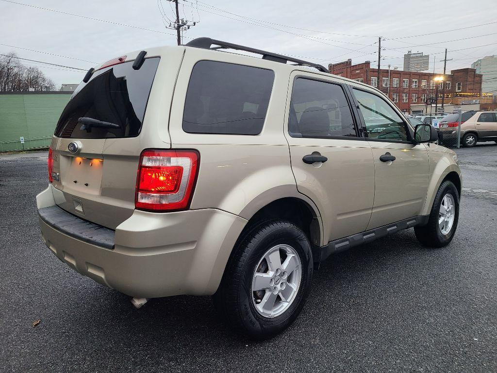 2011 TAN FORD ESCAPE XLT (1FMCU0D75BK) with an 2.5L engine, Automatic transmission, located at 117 North Cameron Street, Harrisburg, PA, 17101, (717) 963-8962, 40.267021, -76.875351 - WE FINANCE!!! Good Credit/ Bad Credit/ No Credit - ALL Trade-Ins Welcomed!!! ***Guaranteed Credit Approval*** APPLY ONLINE or CALL us TODAY ;) Internet Prices and Marketplace Prices are SPECIAL discounted ***CASH DEALS*** Retail Prices are higher. Please call us to discuss your cash and finan - Photo #4