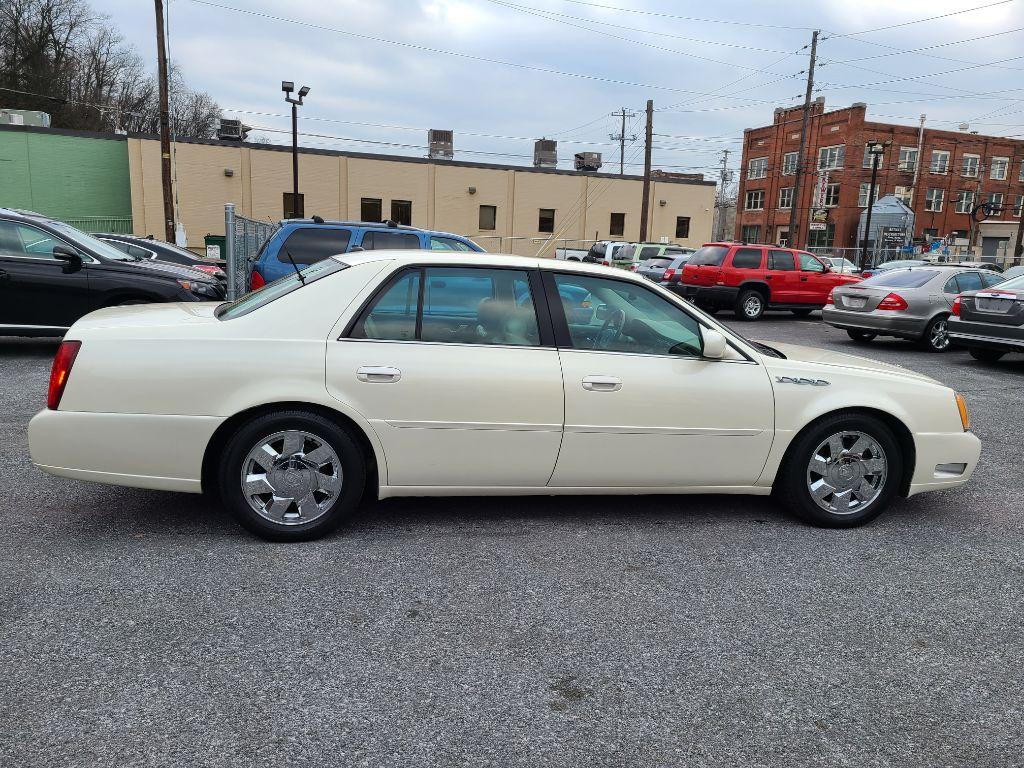 2003 WHITE CADILLAC DEVILLE DTS (1G6KF57963U) with an 4.6L engine, Automatic transmission, located at 117 North Cameron Street, Harrisburg, PA, 17101, (717) 963-8962, 40.267021, -76.875351 - WE FINANCE!!! Good Credit/ Bad Credit/ No Credit - ALL Trade-Ins Welcomed!!! ***Guaranteed Credit Approval*** APPLY ONLINE or CALL us TODAY ;) Internet Prices and Marketplace Prices are SPECIAL discounted ***CASH DEALS*** Retail Prices are higher. Please call us to discuss your cash and finan - Photo #5