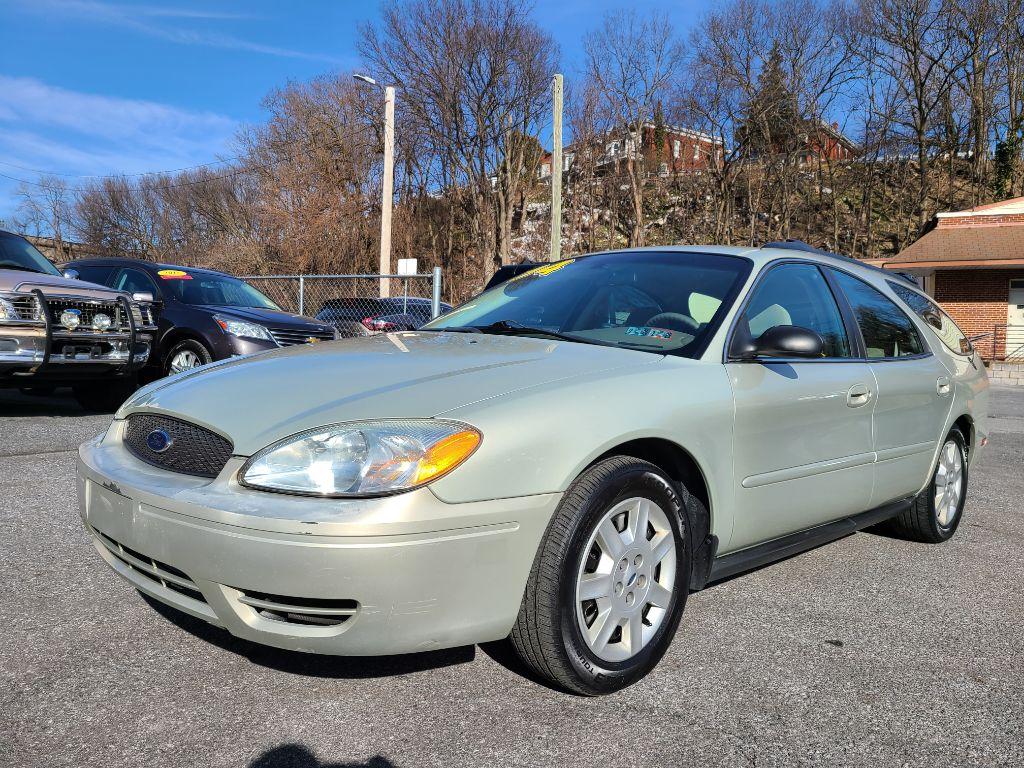 photo of 2004 FORD TAURUS 4DR
