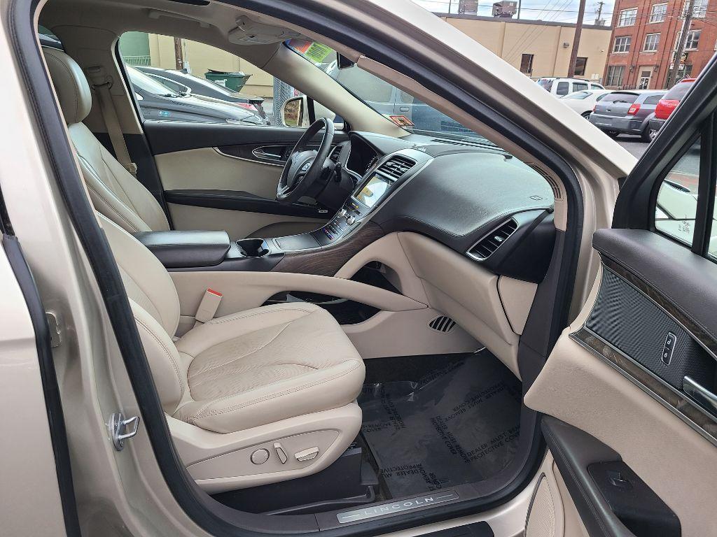 2017 BEIGE LINCOLN MKX RESERVE (2LMPJ8LR5HB) with an 3.7L engine, Automatic transmission, located at 117 North Cameron Street, Harrisburg, PA, 17101, (717) 963-8962, 40.267021, -76.875351 - Photo #8