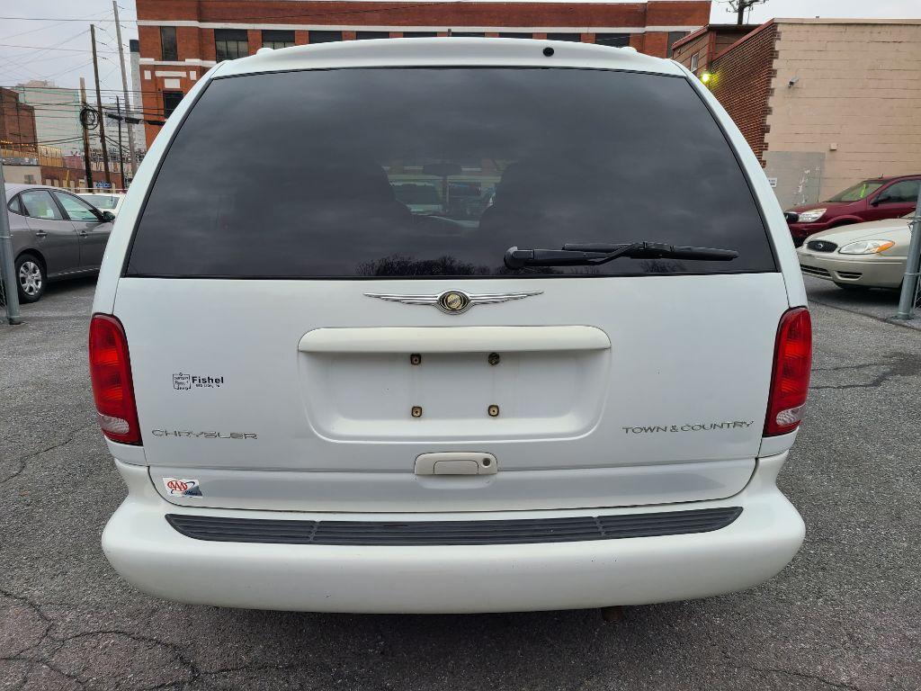 1999 WHITE CHRYSLER TOWN and COUNTRY LIMITED (1C4GP64L5XB) with an 3.8L engine, Automatic transmission, located at 117 North Cameron Street, Harrisburg, PA, 17101, (717) 963-8962, 40.267021, -76.875351 - WE FINANCE!!! Good Credit/ Bad Credit/ No Credit - ALL Trade-Ins Welcomed!!! ***Guaranteed Credit Approval*** APPLY ONLINE or CALL us TODAY ;) Internet Prices and Marketplace Prices are SPECIAL discounted ***CASH DEALS*** Retail Prices are higher. Please call us to discuss your cash and finan - Photo #3