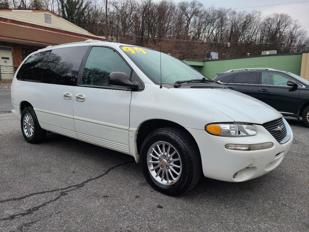 1999 WHITE CHRYSLER TOWN and COUNTRY LIMITED (1C4GP64L5XB) with an 3.8L engine, Automatic transmission, located at 117 North Cameron Street, Harrisburg, PA, 17101, (717) 963-8962, 40.267021, -76.875351 - WE FINANCE!!! Good Credit/ Bad Credit/ No Credit - ALL Trade-Ins Welcomed!!! ***Guaranteed Credit Approval*** APPLY ONLINE or CALL us TODAY ;) Internet Prices and Marketplace Prices are SPECIAL discounted ***CASH DEALS*** Retail Prices are higher. Please call us to discuss your cash and finan - Photo #6