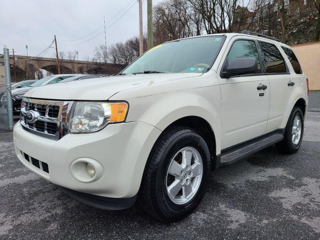 2011 WHITE FORD ESCAPE XLT (1FMCU9DG9BK) with an 3.0L engine, Automatic transmission, located at 117 North Cameron Street, Harrisburg, PA, 17101, (717) 963-8962, 40.267021, -76.875351 - WE FINANCE!!! Good Credit/ Bad Credit/ No Credit - ALL Trade-Ins Welcomed!!! ***Guaranteed Credit Approval*** APPLY ONLINE or CALL us TODAY ;) Internet Prices and Marketplace Prices are SPECIAL discounted ***CASH DEALS*** Retail Prices are higher. Please call us to discuss your cash and finan - Photo #0