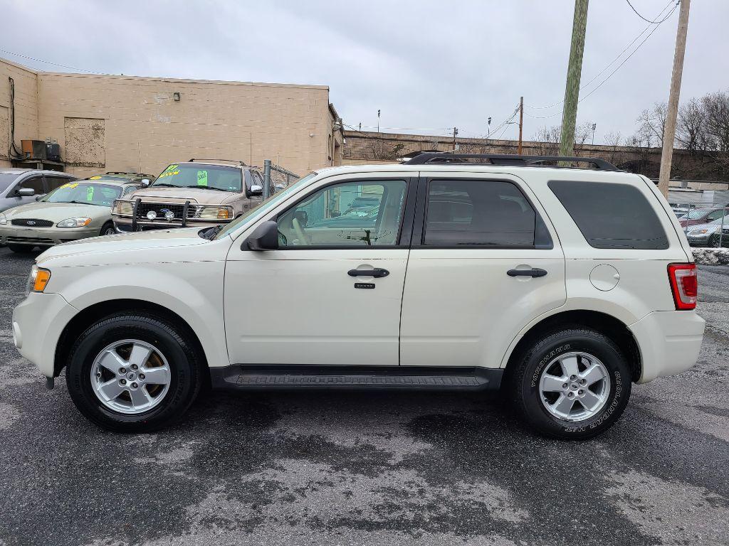 2011 WHITE FORD ESCAPE XLT (1FMCU9DG9BK) with an 3.0L engine, Automatic transmission, located at 117 North Cameron Street, Harrisburg, PA, 17101, (717) 963-8962, 40.267021, -76.875351 - WE FINANCE!!! Good Credit/ Bad Credit/ No Credit - ALL Trade-Ins Welcomed!!! ***Guaranteed Credit Approval*** APPLY ONLINE or CALL us TODAY ;) Internet Prices and Marketplace Prices are SPECIAL discounted ***CASH DEALS*** Retail Prices are higher. Please call us to discuss your cash and finan - Photo #1