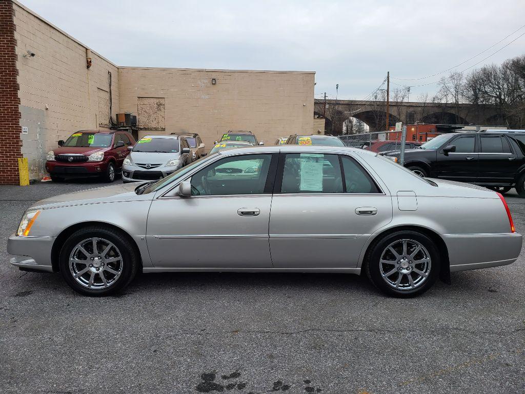 2007 WHITE CADILLAC DTS (1G6KD57937U) with an 4.6L engine, Automatic transmission, located at 117 North Cameron Street, Harrisburg, PA, 17101, (717) 963-8962, 40.267021, -76.875351 - WE FINANCE!!! Good Credit/ Bad Credit/ No Credit - ALL Trade-Ins Welcomed!!! ***Guaranteed Credit Approval*** APPLY ONLINE or CALL us TODAY ;) Internet Prices and Marketplace Prices are SPECIAL discounted ***CASH DEALS*** Retail Prices are higher. Please call us to discuss your cash and finan - Photo #1