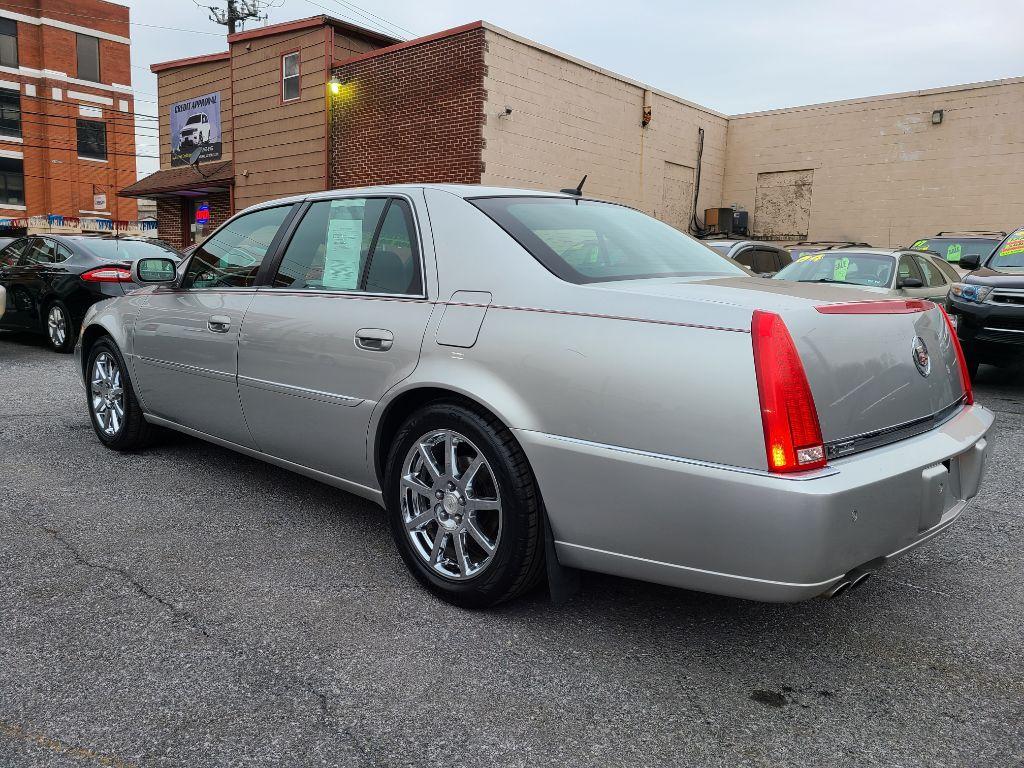 2007 WHITE CADILLAC DTS (1G6KD57937U) with an 4.6L engine, Automatic transmission, located at 117 North Cameron Street, Harrisburg, PA, 17101, (717) 963-8962, 40.267021, -76.875351 - WE FINANCE!!! Good Credit/ Bad Credit/ No Credit - ALL Trade-Ins Welcomed!!! ***Guaranteed Credit Approval*** APPLY ONLINE or CALL us TODAY ;) Internet Prices and Marketplace Prices are SPECIAL discounted ***CASH DEALS*** Retail Prices are higher. Please call us to discuss your cash and finan - Photo #2