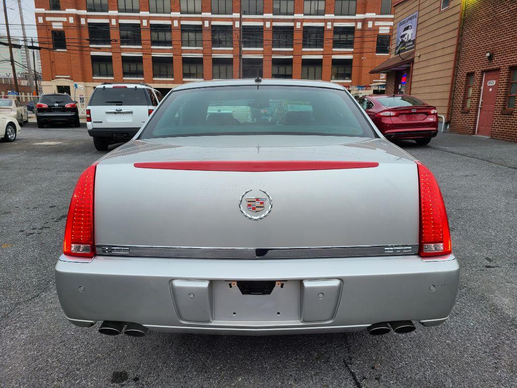 2007 WHITE CADILLAC DTS (1G6KD57937U) with an 4.6L engine, Automatic transmission, located at 117 North Cameron Street, Harrisburg, PA, 17101, (717) 963-8962, 40.267021, -76.875351 - WE FINANCE!!! Good Credit/ Bad Credit/ No Credit - ALL Trade-Ins Welcomed!!! ***Guaranteed Credit Approval*** APPLY ONLINE or CALL us TODAY ;) Internet Prices and Marketplace Prices are SPECIAL discounted ***CASH DEALS*** Retail Prices are higher. Please call us to discuss your cash and finan - Photo #3