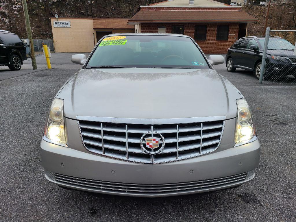 2007 WHITE CADILLAC DTS (1G6KD57937U) with an 4.6L engine, Automatic transmission, located at 117 North Cameron Street, Harrisburg, PA, 17101, (717) 963-8962, 40.267021, -76.875351 - WE FINANCE!!! Good Credit/ Bad Credit/ No Credit - ALL Trade-Ins Welcomed!!! ***Guaranteed Credit Approval*** APPLY ONLINE or CALL us TODAY ;) Internet Prices and Marketplace Prices are SPECIAL discounted ***CASH DEALS*** Retail Prices are higher. Please call us to discuss your cash and finan - Photo #7