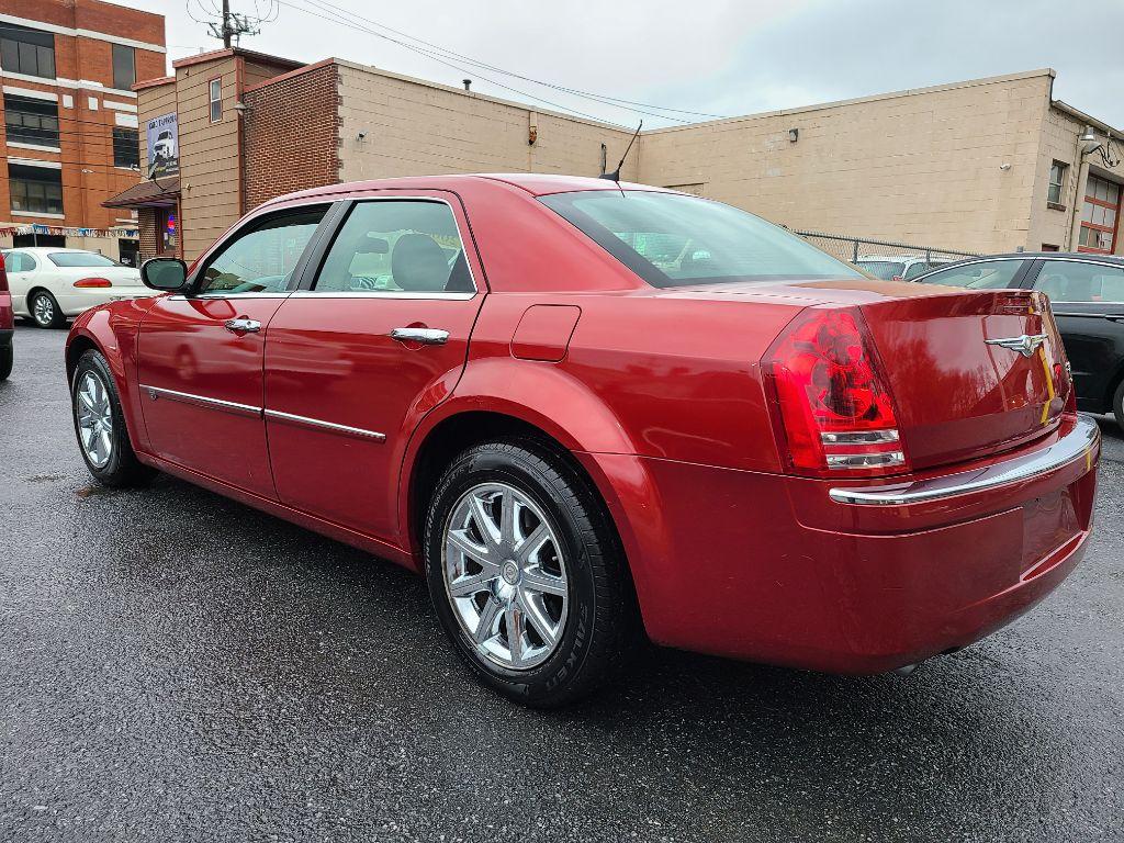 2008 RED CHRYSLER 300C (2C3KA63H38H) with an 5.7L engine, Automatic transmission, located at 117 North Cameron Street, Harrisburg, PA, 17101, (717) 963-8962, 40.267021, -76.875351 - Photo #2