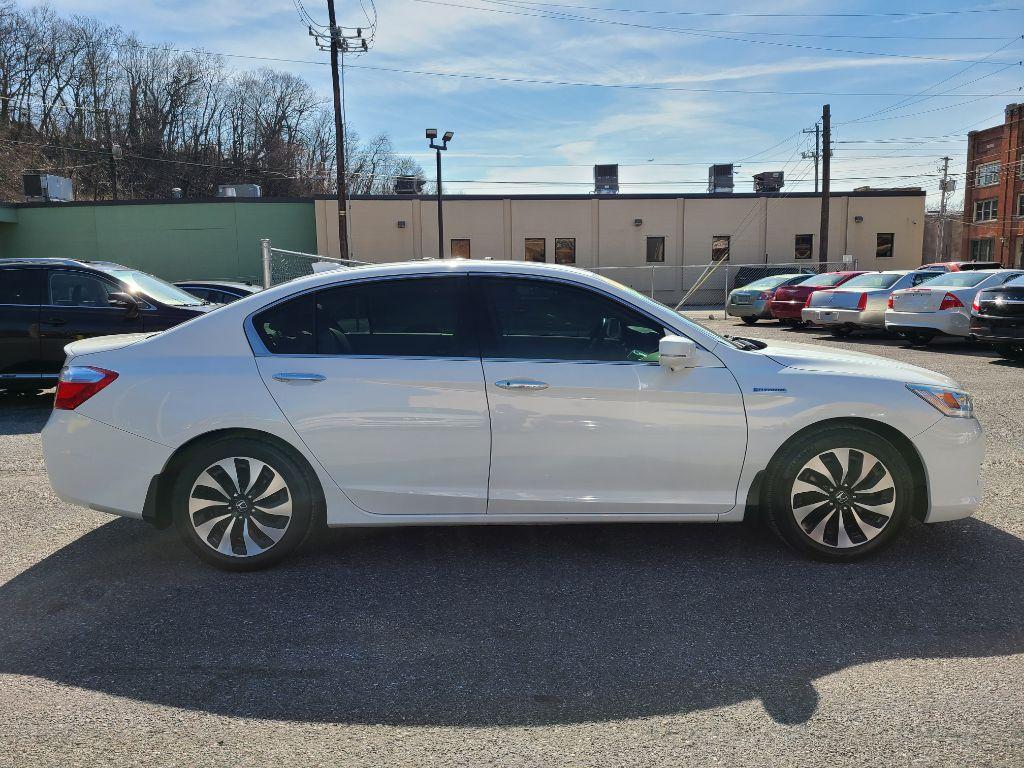 2015 WHITE HONDA ACCORD TOURING HYBRID (1HGCR6F76FA) with an 2.0L engine, Continuously Variable transmission, located at 7981 Paxton Street, Harrisburg, PA, 17111, (717) 561-2926, 40.261490, -76.749229 - Photo #5