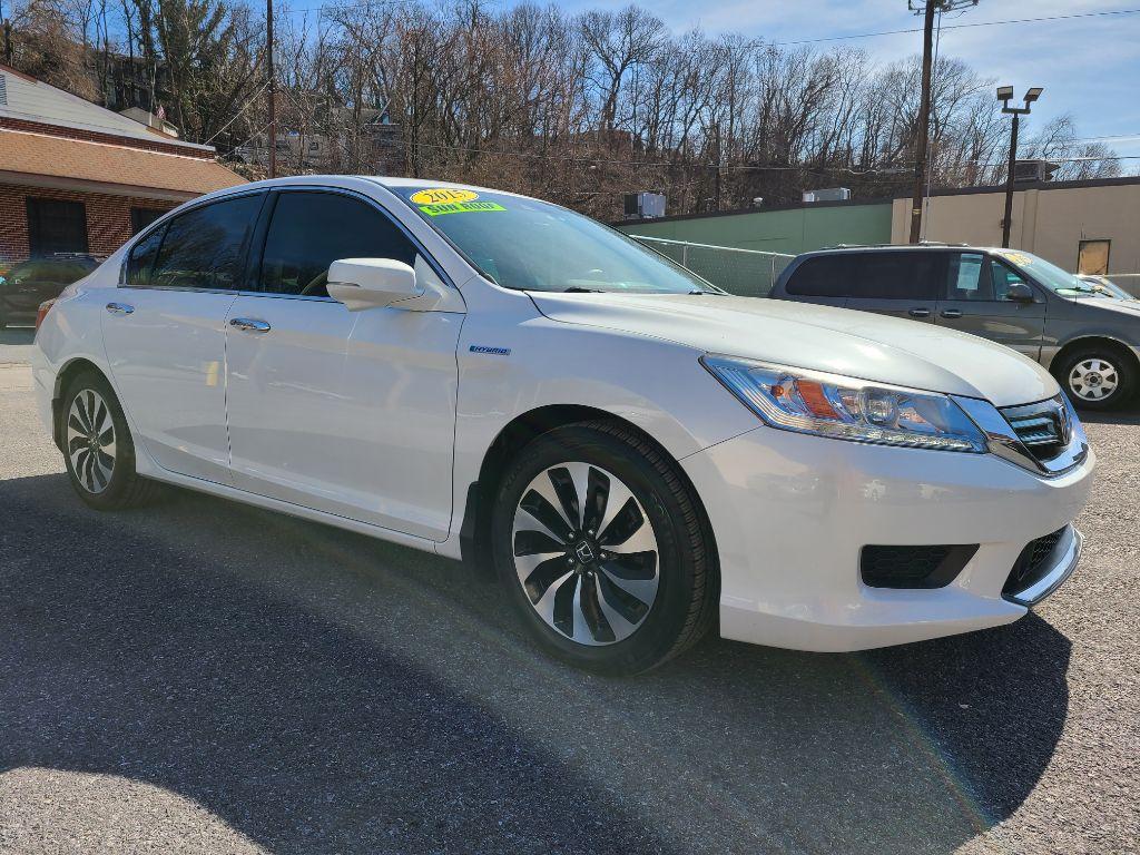 2015 WHITE HONDA ACCORD TOURING HYBRID (1HGCR6F76FA) with an 2.0L engine, Continuously Variable transmission, located at 7981 Paxton Street, Harrisburg, PA, 17111, (717) 561-2926, 40.261490, -76.749229 - Photo #6
