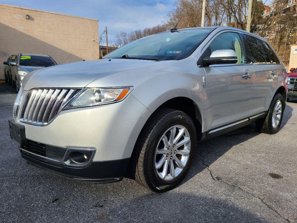 2013 SILVER LINCOLN MKX (2LMDJ8JK4DB) with an 3.7L engine, Automatic transmission, located at 117 North Cameron Street, Harrisburg, PA, 17101, (717) 963-8962, 40.267021, -76.875351 - WE FINANCE!!! Good Credit/ Bad Credit/ No Credit - ALL Trade-Ins Welcomed!!! ***Guaranteed Credit Approval*** APPLY ONLINE or CALL us TODAY ;) Internet Prices and Marketplace Prices are SPECIAL discounted ***CASH DEALS*** Retail Prices are higher. Please call us to discuss your cash and finan - Photo #0