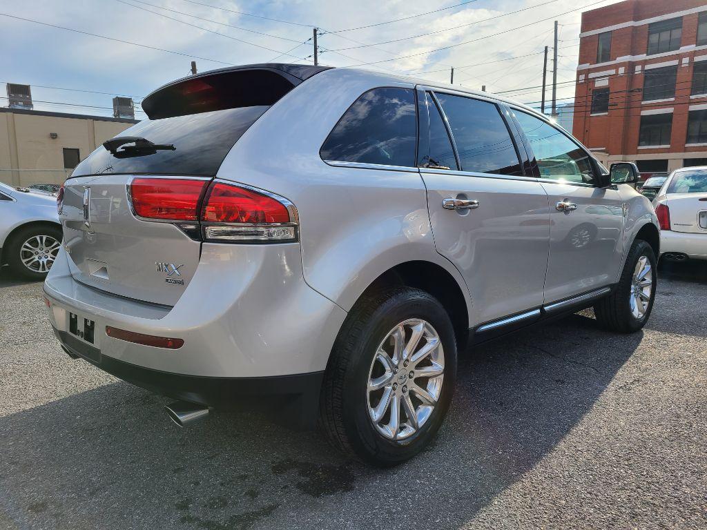 2013 SILVER LINCOLN MKX (2LMDJ8JK4DB) with an 3.7L engine, Automatic transmission, located at 117 North Cameron Street, Harrisburg, PA, 17101, (717) 963-8962, 40.267021, -76.875351 - WE FINANCE!!! Good Credit/ Bad Credit/ No Credit - ALL Trade-Ins Welcomed!!! ***Guaranteed Credit Approval*** APPLY ONLINE or CALL us TODAY ;) Internet Prices and Marketplace Prices are SPECIAL discounted ***CASH DEALS*** Retail Prices are higher. Please call us to discuss your cash and finan - Photo #4
