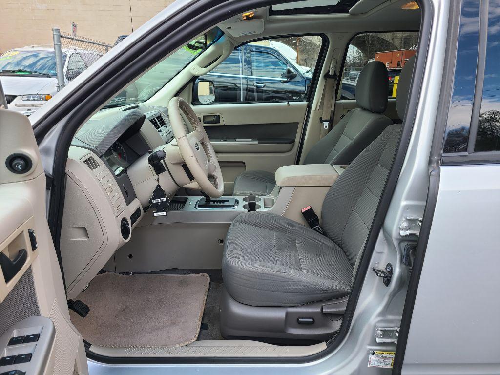 2009 SILVER FORD ESCAPE XLT (1FMCU03799K) with an 2.5L engine, Automatic transmission, located at 117 North Cameron Street, Harrisburg, PA, 17101, (717) 963-8962, 40.267021, -76.875351 - Photo #14