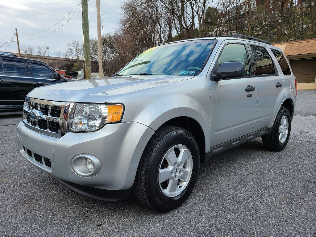 2009 SILVER FORD ESCAPE XLT (1FMCU03799K) with an 2.5L engine, Automatic transmission, located at 117 North Cameron Street, Harrisburg, PA, 17101, (717) 963-8962, 40.267021, -76.875351 - Photo #15