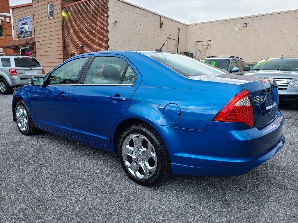 2011 BLUE FORD FUSION SE (3FAHP0HA5BR) with an 2.5L engine, Automatic transmission, located at 117 North Cameron Street, Harrisburg, PA, 17101, (717) 963-8962, 40.267021, -76.875351 - Photo #2