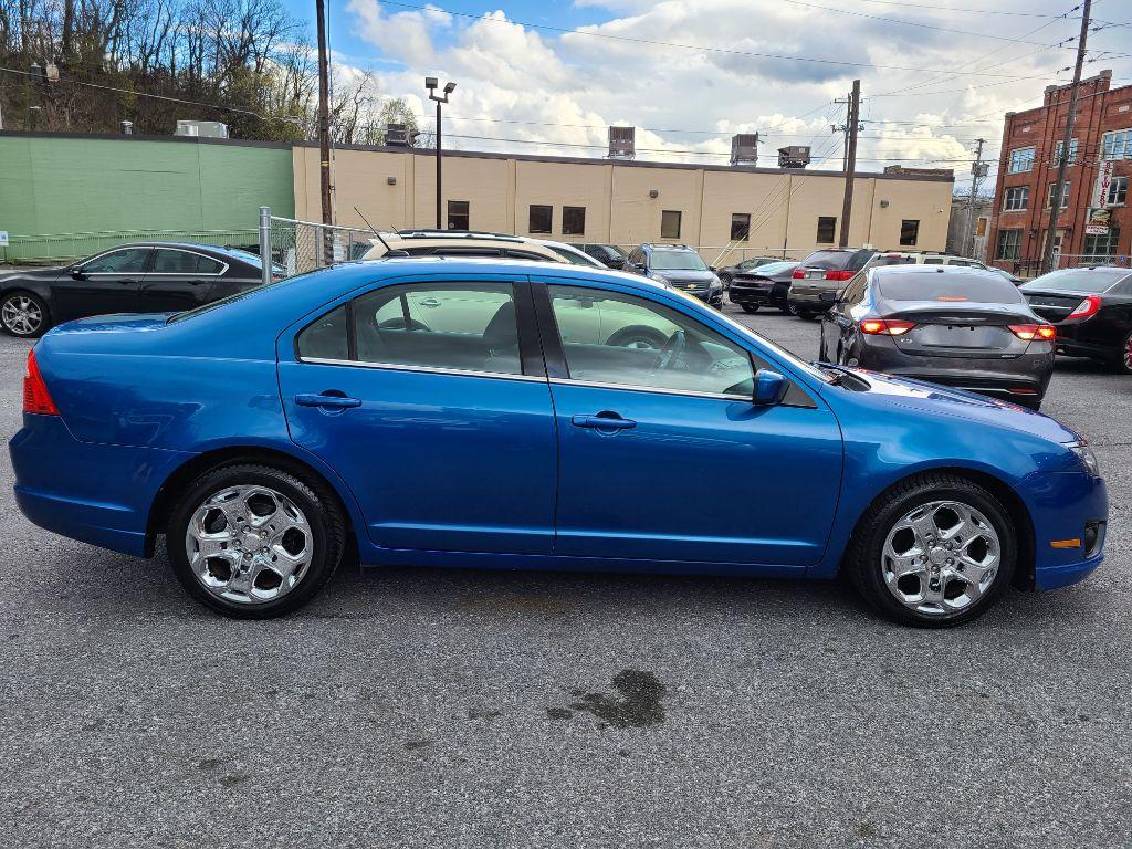 2011 BLUE FORD FUSION SE (3FAHP0HA5BR) with an 2.5L engine, Automatic transmission, located at 117 North Cameron Street, Harrisburg, PA, 17101, (717) 963-8962, 40.267021, -76.875351 - Photo #5