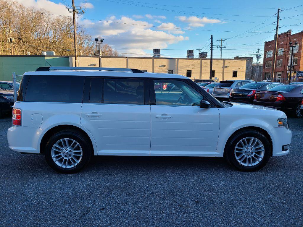 2014 WHITE FORD FLEX SEL (2FMHK6C83EB) with an 3.5L engine, Automatic transmission, located at 7981 Paxton Street, Harrisburg, PA, 17111, (717) 561-2926, 40.261490, -76.749229 - Photo #5