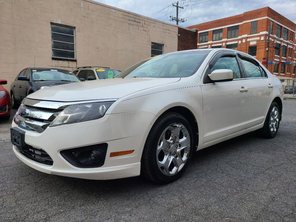 2010 WHITE FORD FUSION SE (3FAHP0HAXAR) with an 2.5L engine, Automatic transmission, located at 117 North Cameron Street, Harrisburg, PA, 17101, (717) 963-8962, 40.267021, -76.875351 - Photo #0