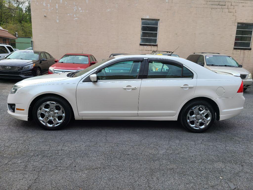 2010 WHITE FORD FUSION SE (3FAHP0HAXAR) with an 2.5L engine, Automatic transmission, located at 117 North Cameron Street, Harrisburg, PA, 17101, (717) 963-8962, 40.267021, -76.875351 - Photo #1