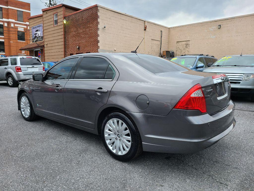 2012 GRAY FORD FUSION HYBRID (3FADP0L31CR) with an 2.5L engine, Continuously Variable transmission, located at 117 North Cameron Street, Harrisburg, PA, 17101, (717) 963-8962, 40.267021, -76.875351 - Photo #2