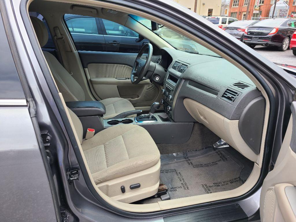 2012 GRAY FORD FUSION HYBRID (3FADP0L31CR) with an 2.5L engine, Continuously Variable transmission, located at 117 North Cameron Street, Harrisburg, PA, 17101, (717) 963-8962, 40.267021, -76.875351 - Photo #8