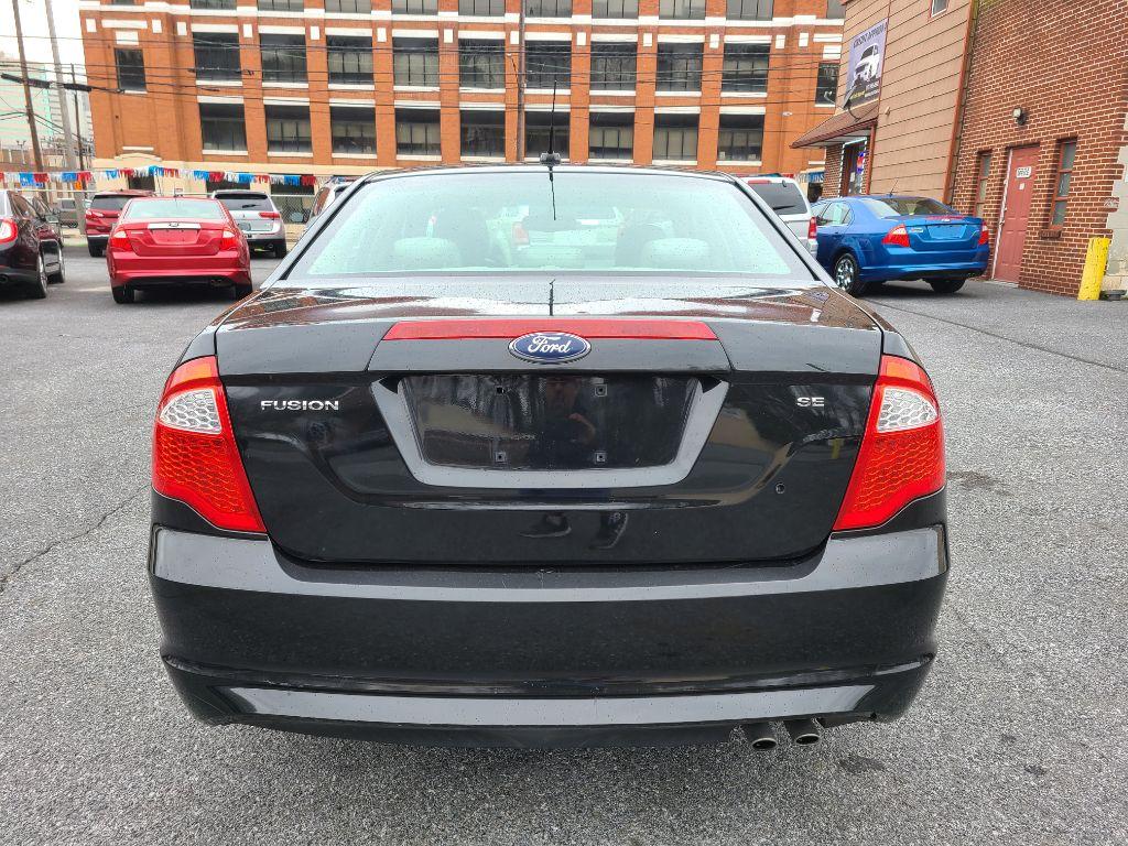 2010 BLACK FORD FUSION SE (3FAHP0HA8AR) with an 2.5L engine, Automatic transmission, located at 117 North Cameron Street, Harrisburg, PA, 17101, (717) 963-8962, 40.267021, -76.875351 - Photo #3