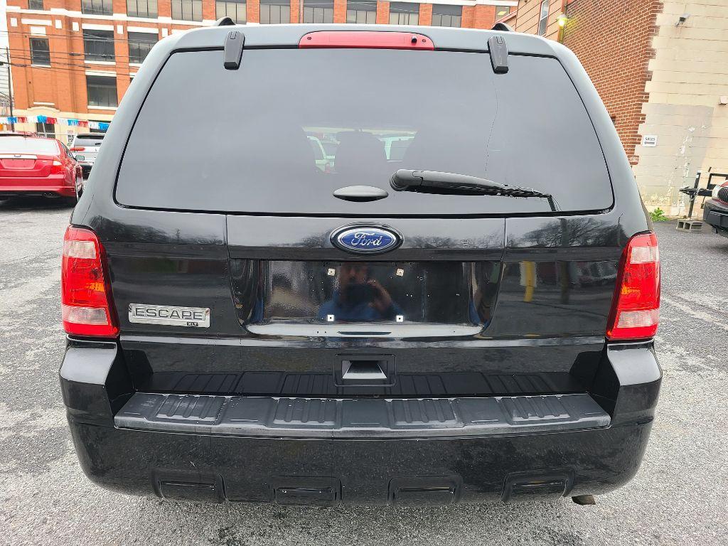 2012 BLACK FORD ESCAPE XLT (1FMCU9D74CK) with an 2.5L engine, Automatic transmission, located at 117 North Cameron Street, Harrisburg, PA, 17101, (717) 963-8962, 40.267021, -76.875351 - Photo #3