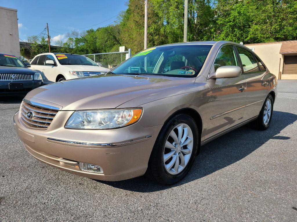 2007 GOLD HYUNDAI AZERA SE (KMHFC46F77A) with an 3.8L engine, Automatic transmission, located at 117 North Cameron Street, Harrisburg, PA, 17101, (717) 963-8962, 40.267021, -76.875351 - Photo #0