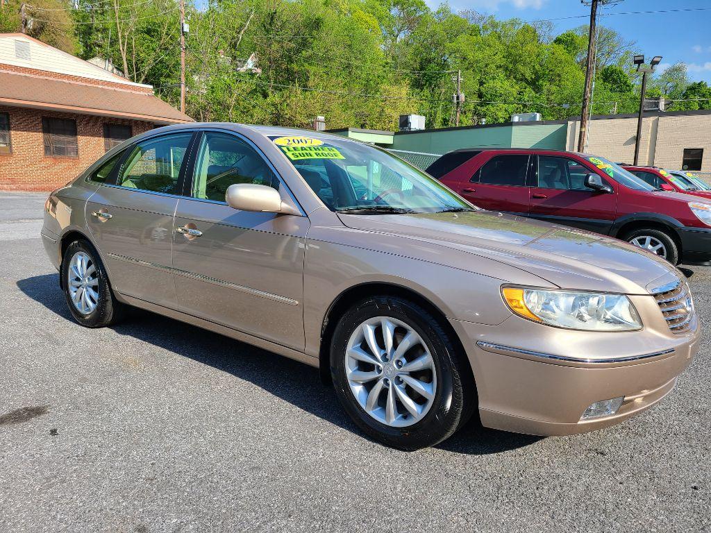 2007 GOLD HYUNDAI AZERA SE (KMHFC46F77A) with an 3.8L engine, Automatic transmission, located at 117 North Cameron Street, Harrisburg, PA, 17101, (717) 963-8962, 40.267021, -76.875351 - Photo #6