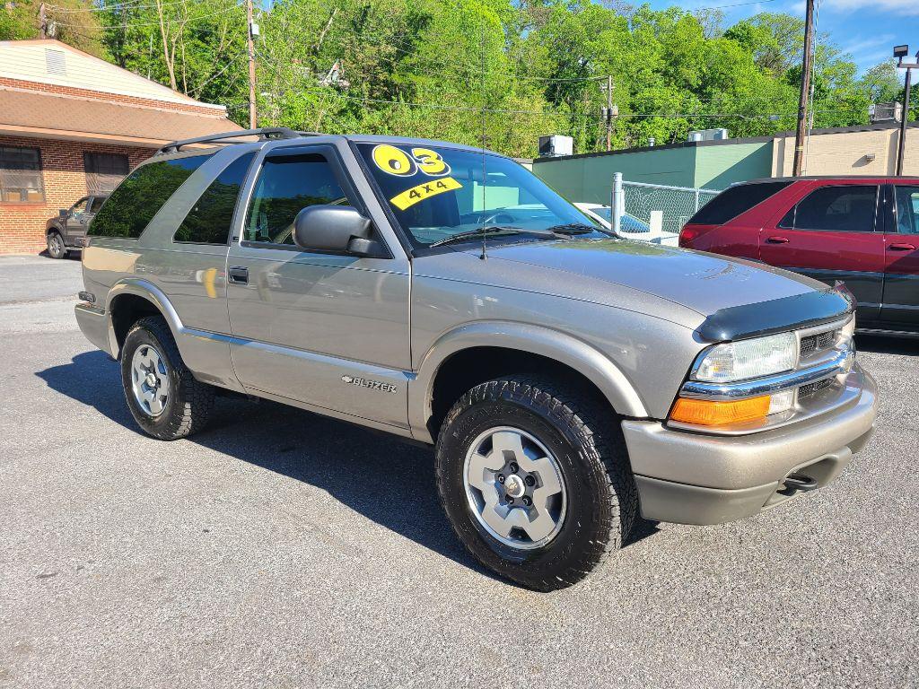 2003 GOLD CHEVROLET BLAZER LS (1GNCT18XX3K) with an 4.3L engine, Automatic transmission, located at 117 North Cameron Street, Harrisburg, PA, 17101, (717) 963-8962, 40.267021, -76.875351 - Photo #6