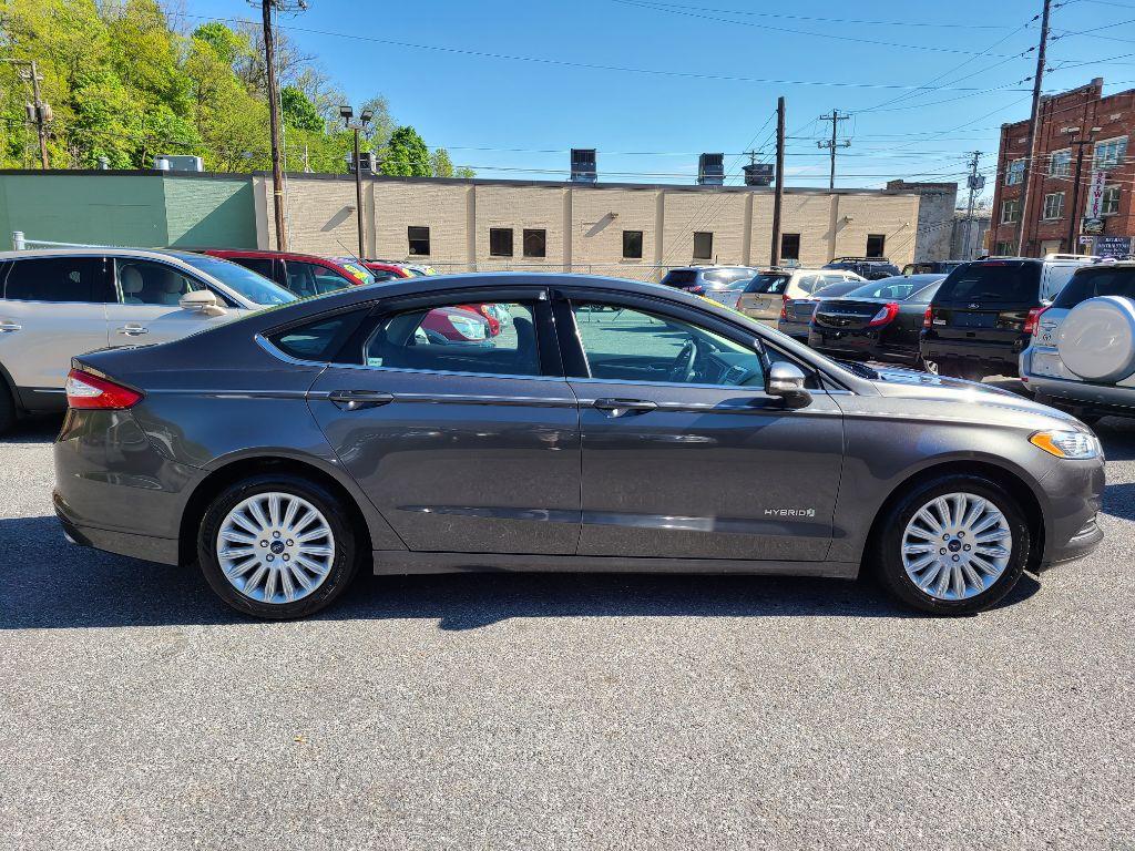 2015 GRAY FORD FUSION SE HYBRID (3FA6P0LU0FR) with an 2.0L engine, Continuously Variable transmission, located at 7981 Paxton Street, Harrisburg, PA, 17111, (717) 561-2926, 40.261490, -76.749229 - Photo #5