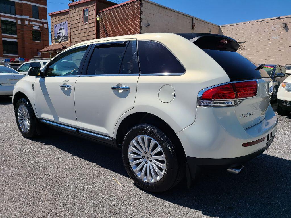 2013 WHITE LINCOLN MKX UTILITY (2LMDJ6JK7DB) with an 3.7L engine, Automatic transmission, located at 7981 Paxton Street, Harrisburg, PA, 17111, (717) 561-2926, 40.261490, -76.749229 - Photo #2