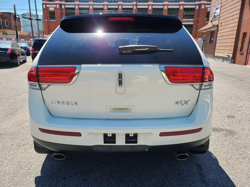 2013 WHITE LINCOLN MKX UTILITY (2LMDJ6JK7DB) with an 3.7L engine, Automatic transmission, located at 7981 Paxton Street, Harrisburg, PA, 17111, (717) 561-2926, 40.261490, -76.749229 - Photo #3