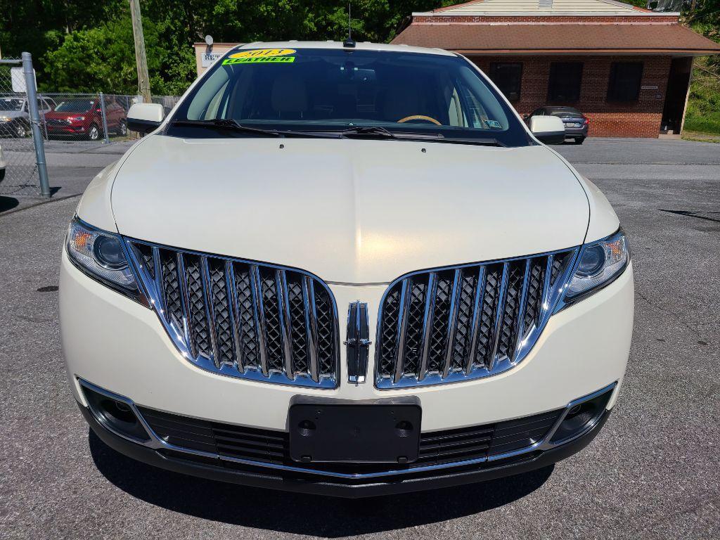 2013 WHITE LINCOLN MKX UTILITY (2LMDJ6JK7DB) with an 3.7L engine, Automatic transmission, located at 7981 Paxton Street, Harrisburg, PA, 17111, (717) 561-2926, 40.261490, -76.749229 - Photo #7