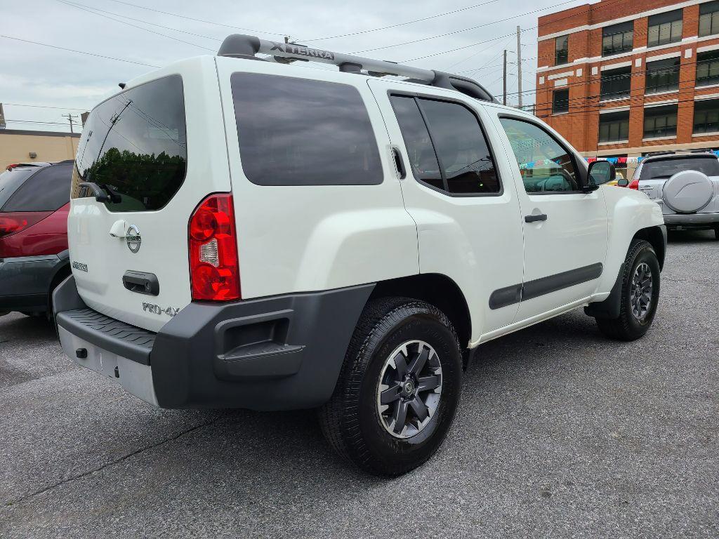 2015 WHITE NISSAN XTERRA X (5N1AN0NW0FN) with an 4.0L engine, Automatic transmission, located at 117 North Cameron Street, Harrisburg, PA, 17101, (717) 963-8962, 40.267021, -76.875351 - Photo #4