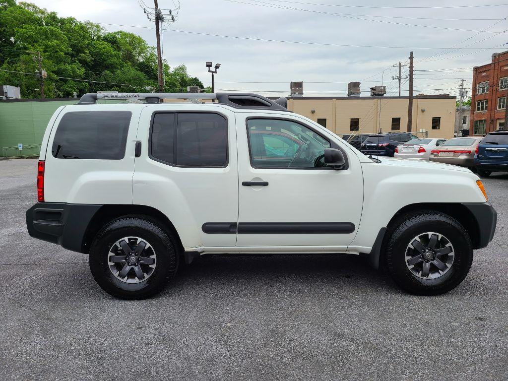 2015 WHITE NISSAN XTERRA X (5N1AN0NW0FN) with an 4.0L engine, Automatic transmission, located at 117 North Cameron Street, Harrisburg, PA, 17101, (717) 963-8962, 40.267021, -76.875351 - Photo #5