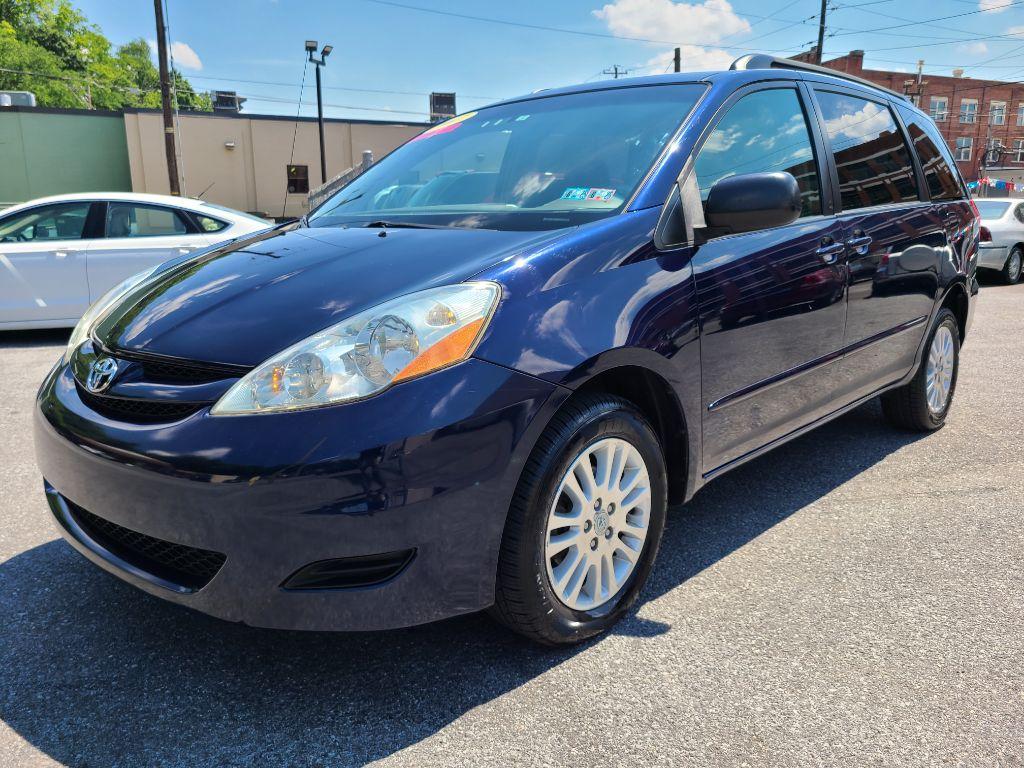 photo of 2007 TOYOTA SIENNA 5DR