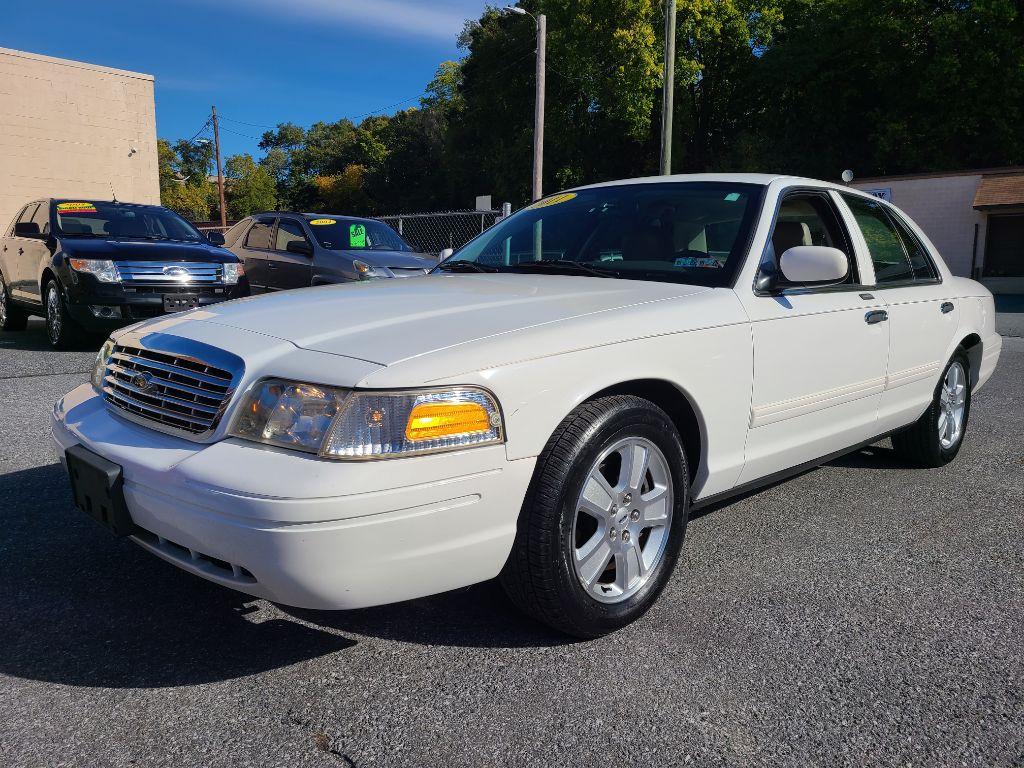 photo of 2011 FORD CROWN VICTORIA LX