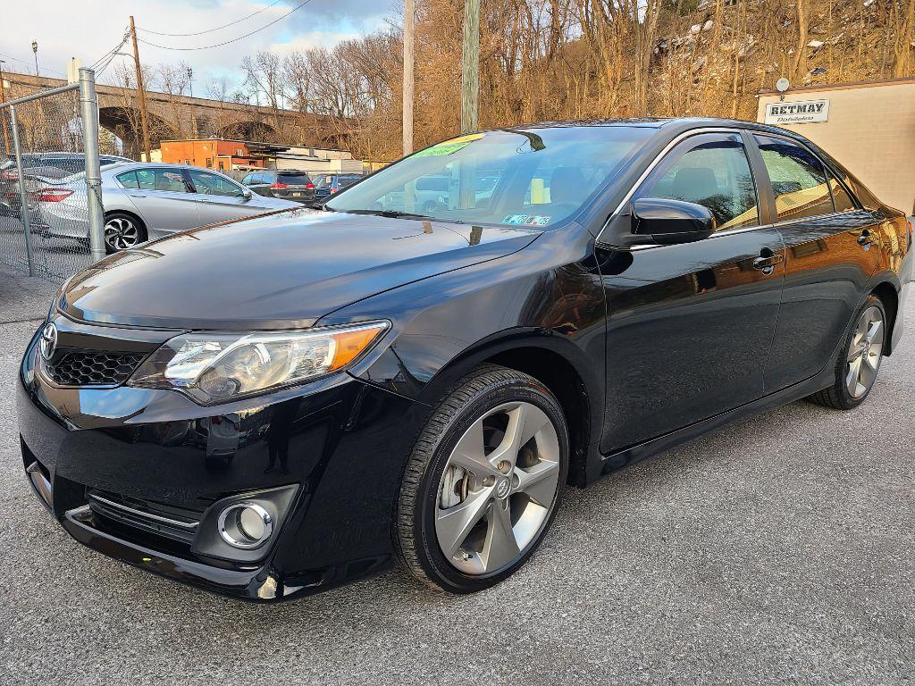 photo of 2014 TOYOTA CAMRY SE