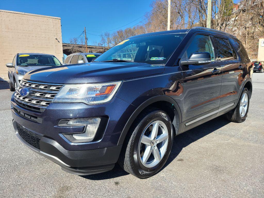 photo of 2017 FORD EXPLORER XLT