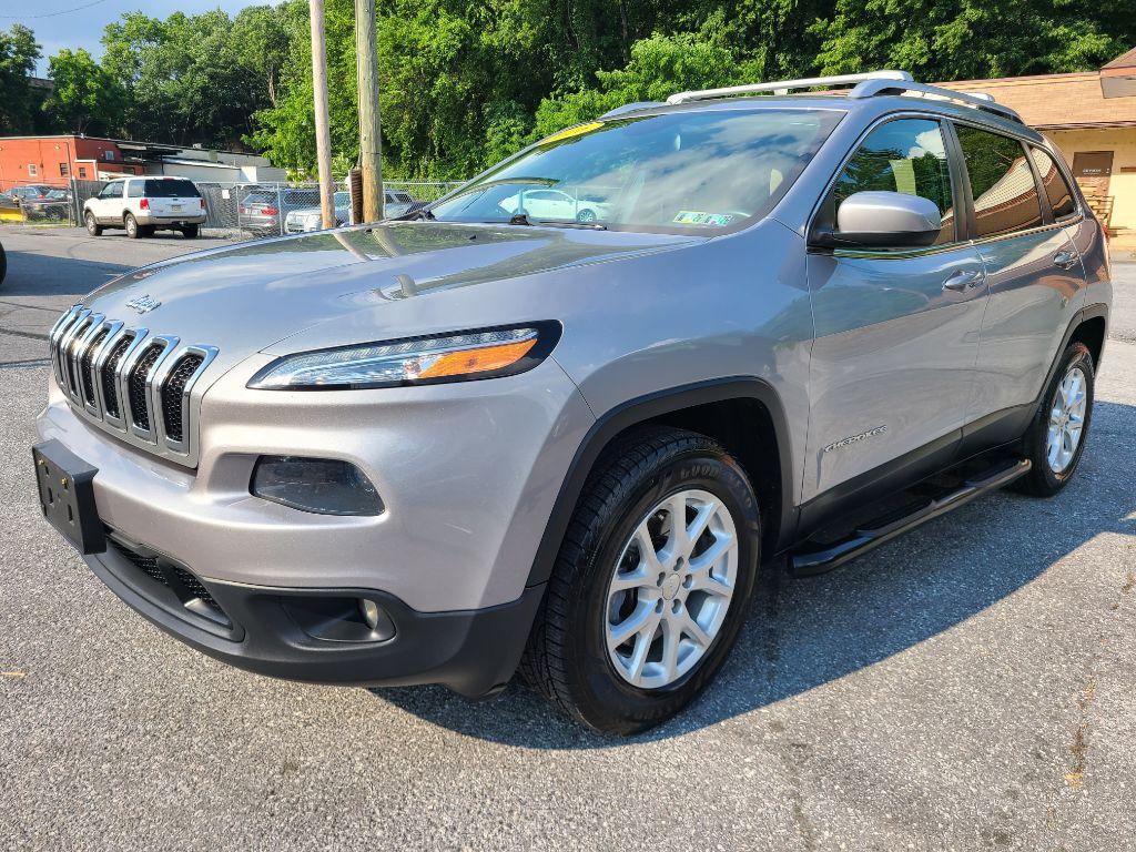 photo of 2016 JEEP CHEROKEE LATITUDE