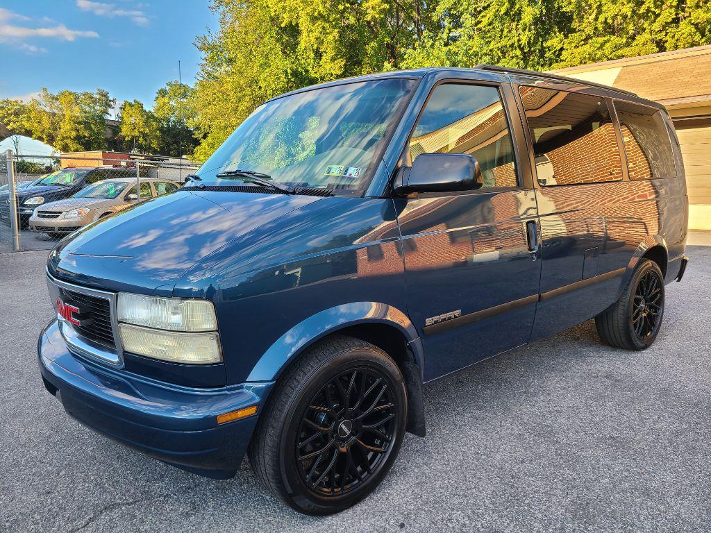 photo of 2001 GMC SAFARI XT